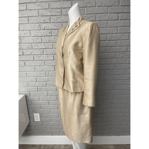 Le Suit Petite Women Champagne Beaded Embroidered 2 Piece Skirt Suit Size 10P - Picture 10 of 13